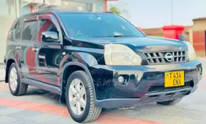 Nissan X-Trail 2010 Nyeusi