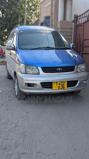 Toyota Noah 2.0 AWD (Viti 8) 2001 Bluu