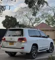 Toyota Land Cruiser 2014 Rangi ya Lulu - 1