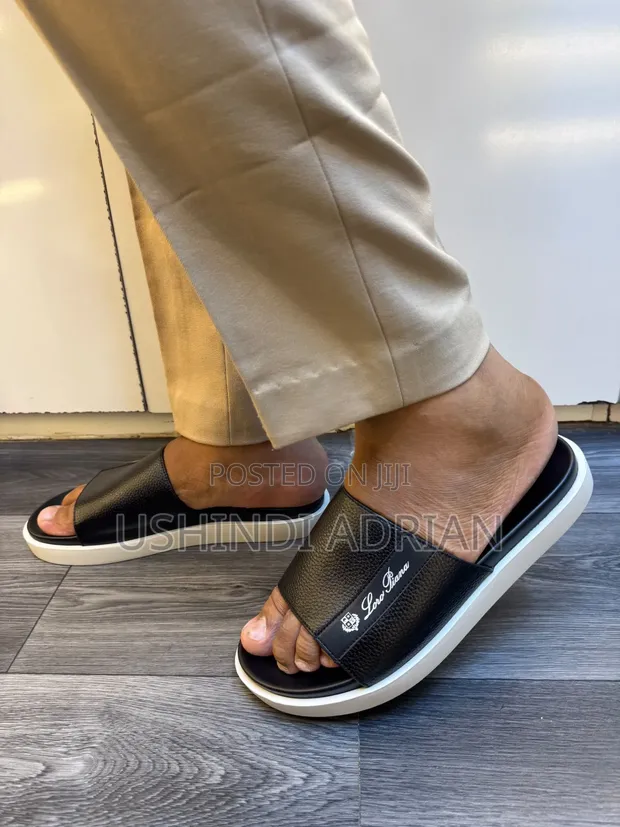 Sendos Velqaron Sandals - Men's Size 40-45 - 1