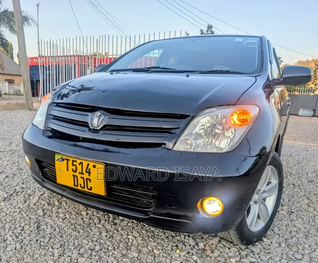 Toyota IST 2005 Black - 1