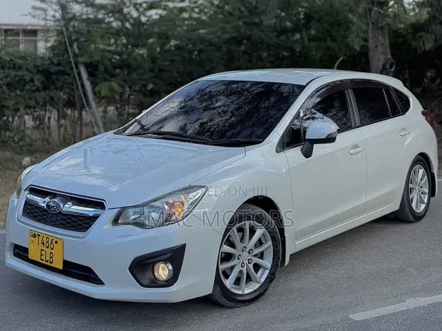Subaru Impreza 2014 Nyeupe - 1