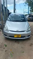 Toyota Wish 2005 Nyeupe - 1