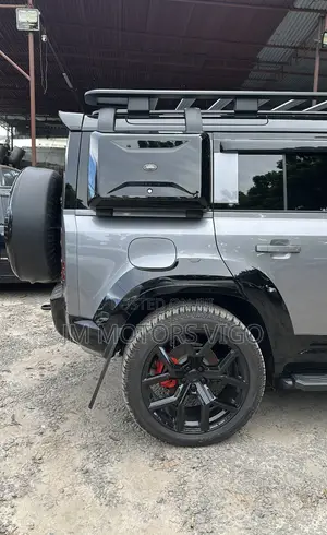 Land Rover Defender 2025 Urban X-Dynamic D250