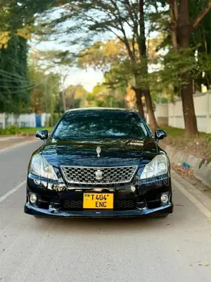Toyota Crown Athlete 2011 Nyeusi