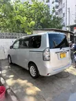 Toyota Noah 2010 Nyeupe - 3