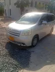 Toyota Noah 2010 Nyeupe - 5