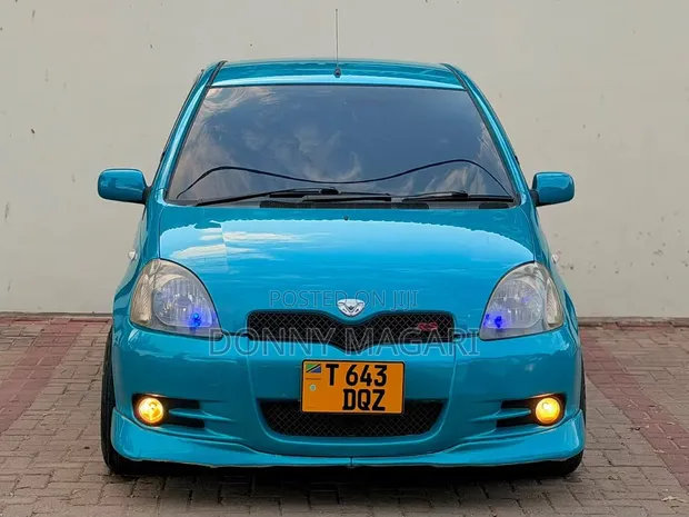 Toyota Vitz 2004 Blue - 1