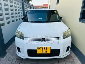 Toyota Corolla Rumion Hatchback 1.5 FWD 2010 Nyeupe