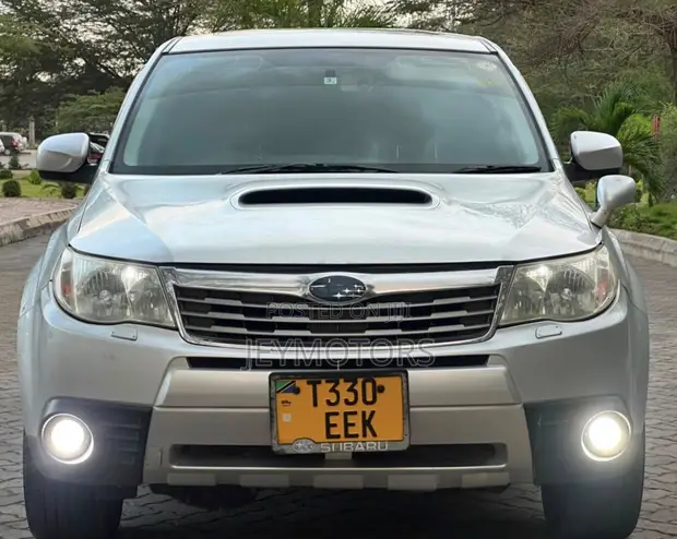 Subaru Forester XT 2009 Nyeupe - 1