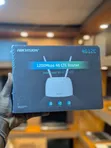 Hikvision 4G LTE AC1200 Dual-Band Router - 1