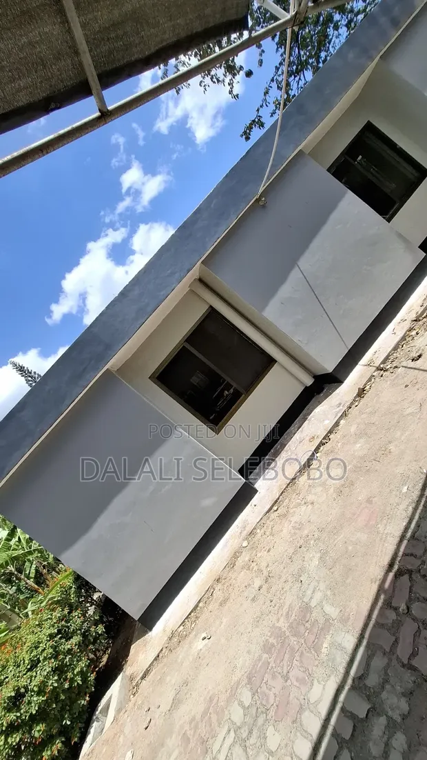 Eneo la Ofisi Vyumba 3 vya Kulala, Sinza Kivulini - 1