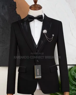 Mario Casas Black Peak Lapel Tuxedo Suit