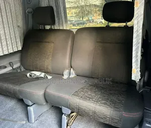 Toyota Noah SR40 2001 Nyeusi