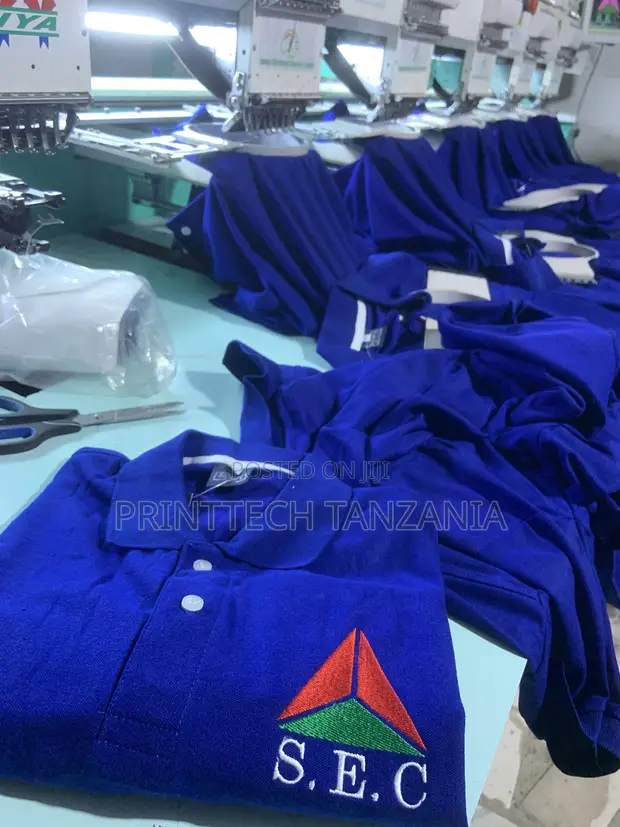 T-Shirt ya Ubora wa Juu ya Embroidery - 1