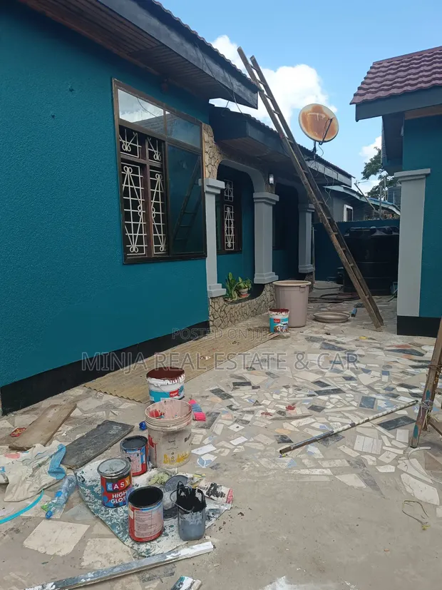 Nyumba ya Vyumba 3 Mburahati kwa Ajili ya Kupanga - 1