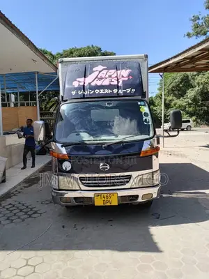 Toyota Dyna Box Body Lori Tani 2.5
