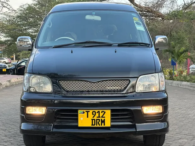 Toyota Noah SR40 2001 Nyeusi - 1