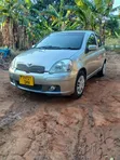 Toyota Vitz RS 2004 Nyeupe - 2