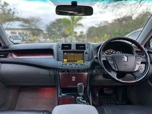 Toyota Crown 2008 Nyeusi