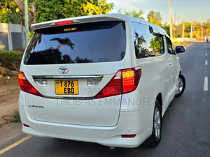Toyota Alphard 2010 Nyeupe