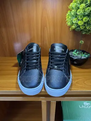 Viatu vya Kawaida vya Ngozi vya Lacoste Powercourt