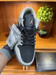 Nike Air Jordan 1 Low SE - Ukubwa 42 - 3