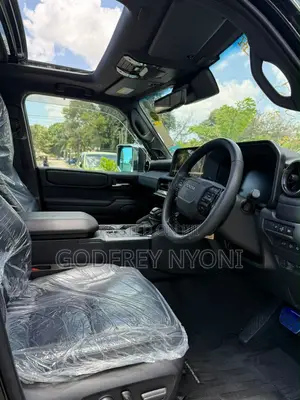 2024 Toyota Land Cruiser Prado TXL