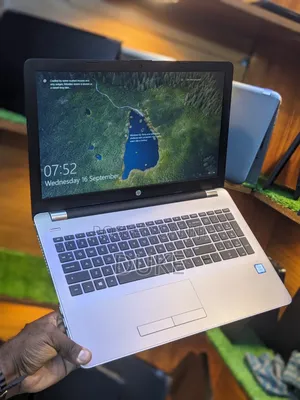 Laptop HP 250 G6 - Intel Core i5, 8GB RAM, 500GB HDD