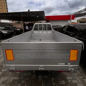 Toyota TownAce Pickup 2005 Nyeupe