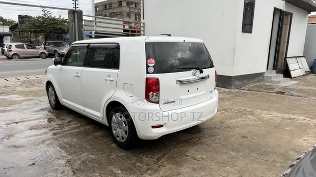 Toyota Corolla Rumion Hatchback 1.5 FWD 2008 Nyeupe - 1