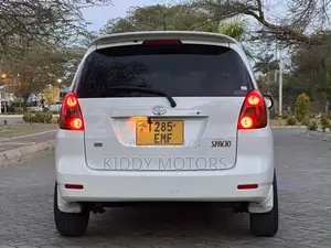 Toyota Corolla Spacio 2003 - Nyeupe