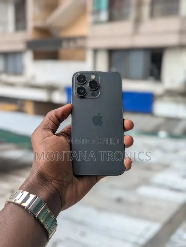 Apple iPhone 13 Pro 128GB Black - 1