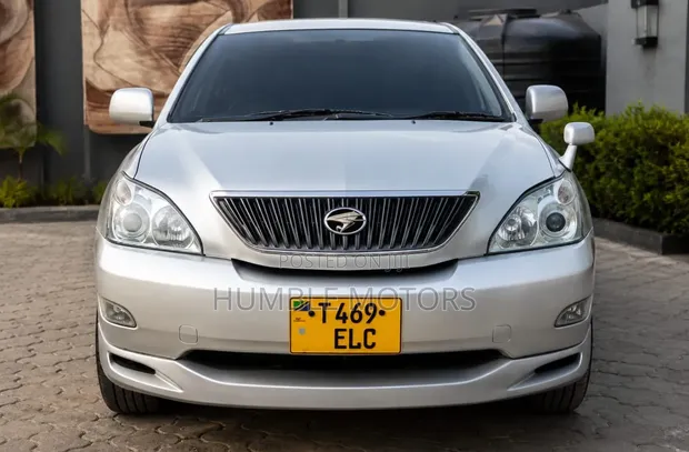Toyota Harrier 2005 Silver - 1