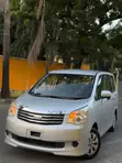 Toyota Noah 2012 Nyeupe - 2