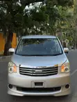 Toyota Noah 2012 Nyeupe - 3