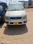 Toyota Noah 2001 Nyeupe - 2