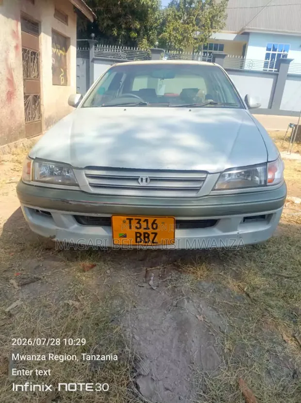 Toyota Premio 2004 Nyeupe - 1