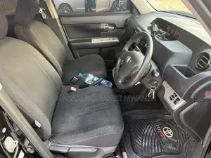 Toyota Corolla Rumion 2007 Nyeusi