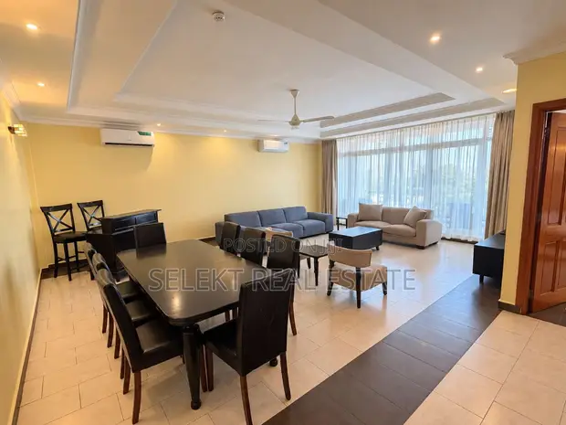 Furnished 4-Bedroom Apartment in Oyster Bay for Rent - 1