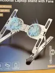 Stendi ya Laptop ya Aluminium Inayoweza Kurekebishwa na Feni Mbili za RGB - 1