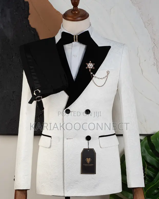 Suti ya Carlos Cardini Velvet Lapel - 1