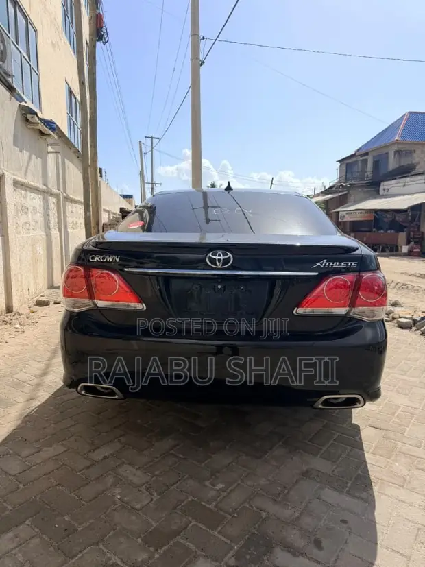 Toyota Crown Athlete 2010 - 1