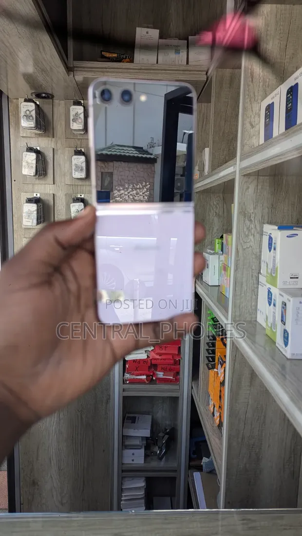 Samsung Galaxy Z Flip5 256GB Purple - 1