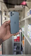 Apple iPhone 11 Pro Max 256GB Nyeusi - 2