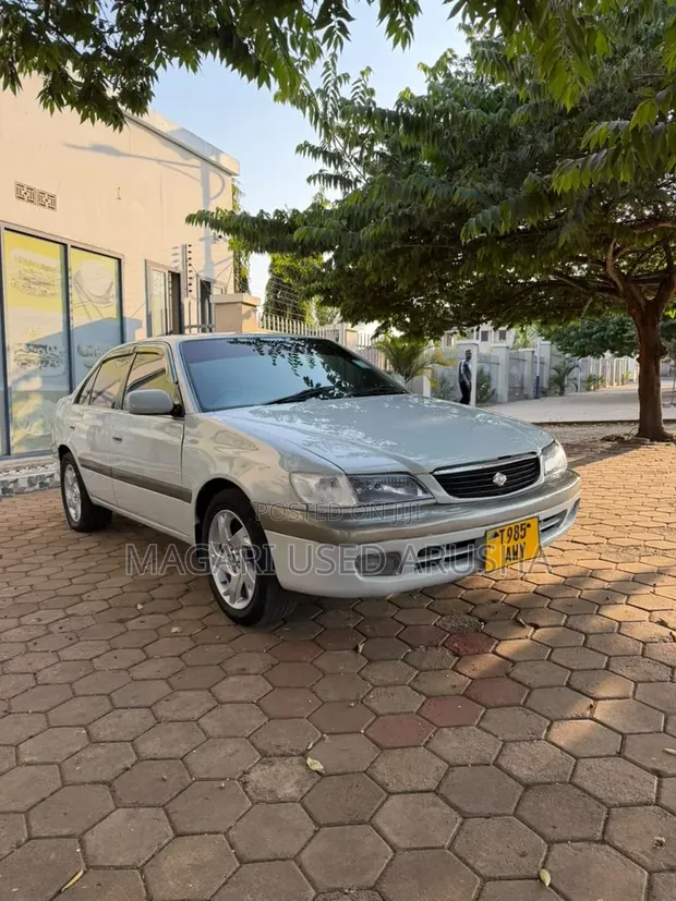 Toyota Corona Premio 2001 Nyeupe - 1