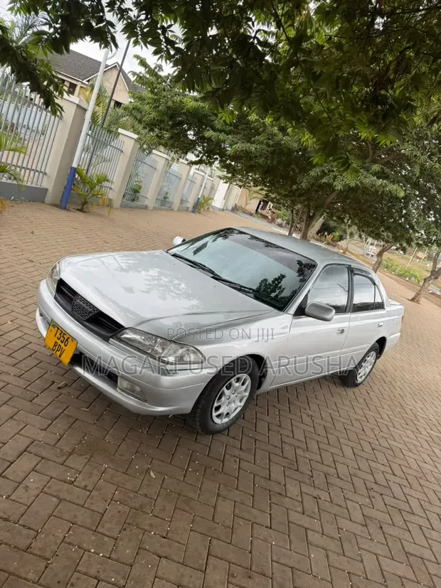 Toyota Carina 2000 Silver - 1