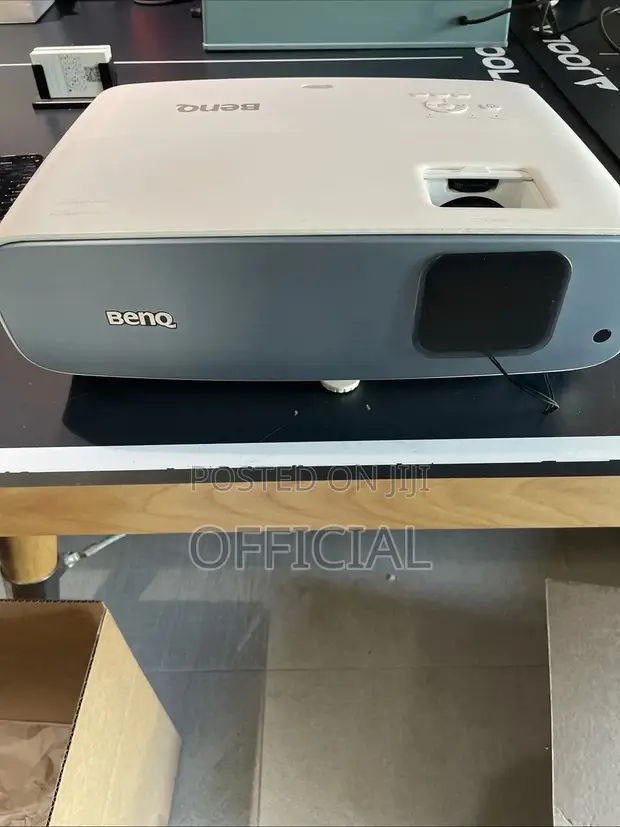 BenQ TK850i 4K HDR Home Cinema Projector + 3D Glasses - 1