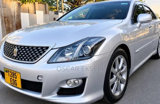 Toyota Crown Athlete 2009 Nyeupe - 1
