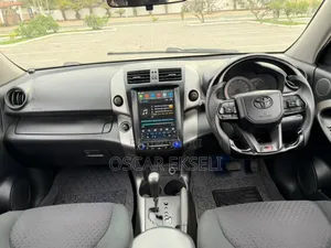 Toyota Vanguard 2010 Nyeusi